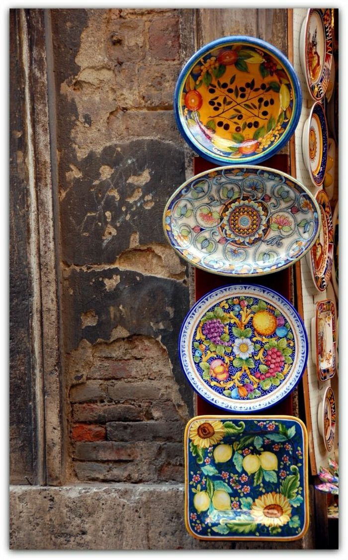 krásne ručne maľované keramické taniere, Siena, Taliansko