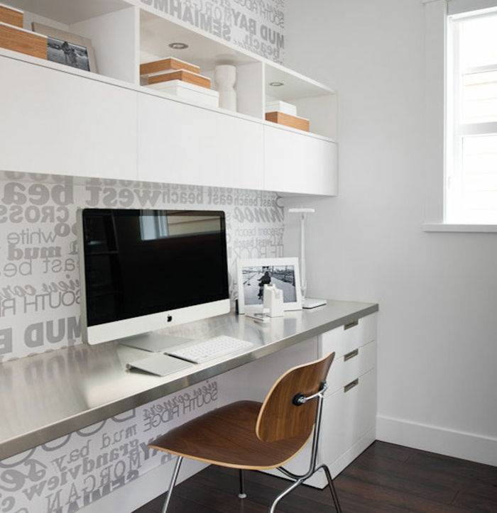 skrivebord-plate og hvite plassbesparende skrivebord