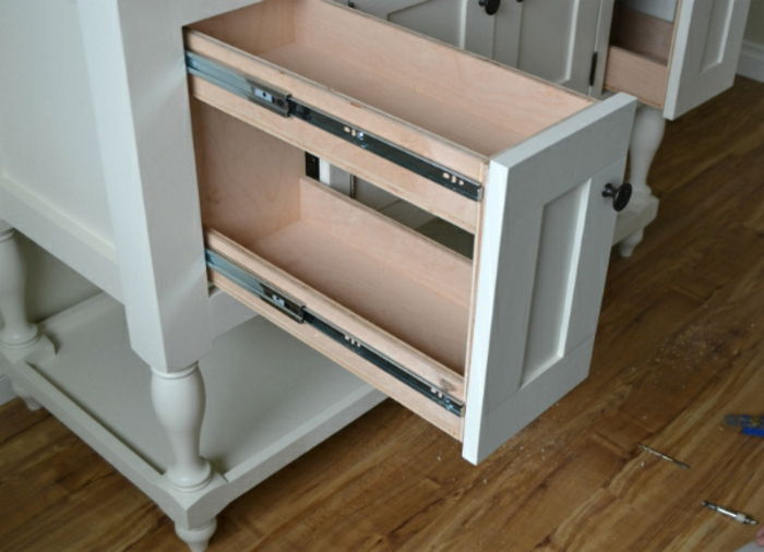 skrivebord-egen-build-benken-i-hvitt