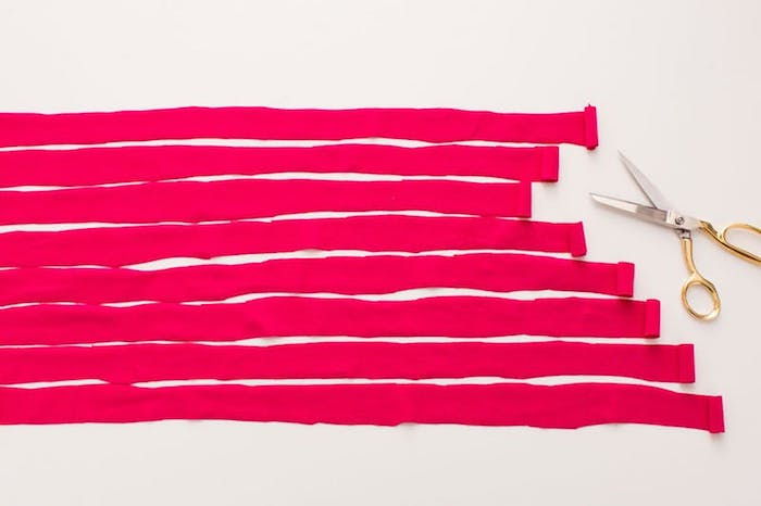 instruksjoner med ideer til å realisere rosa sliping snitt snorer sakse kutting
