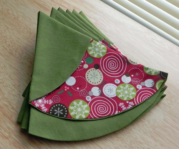 prtiček-zložljivi-Božično-dekoracija-zeleno-in-roza barve