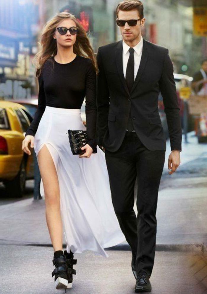 smarta casual damer smarta avslappnade män eleganta par kvinna och man kostym kjol blus koppling