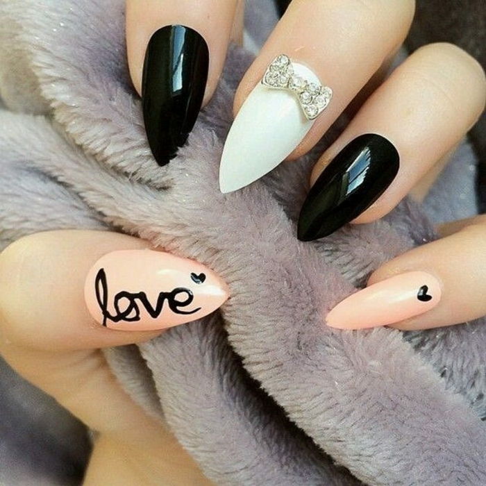 skarp design för vackra naglar nagel design med stenar grindy svart naglar hjärta dekoration vit inskription