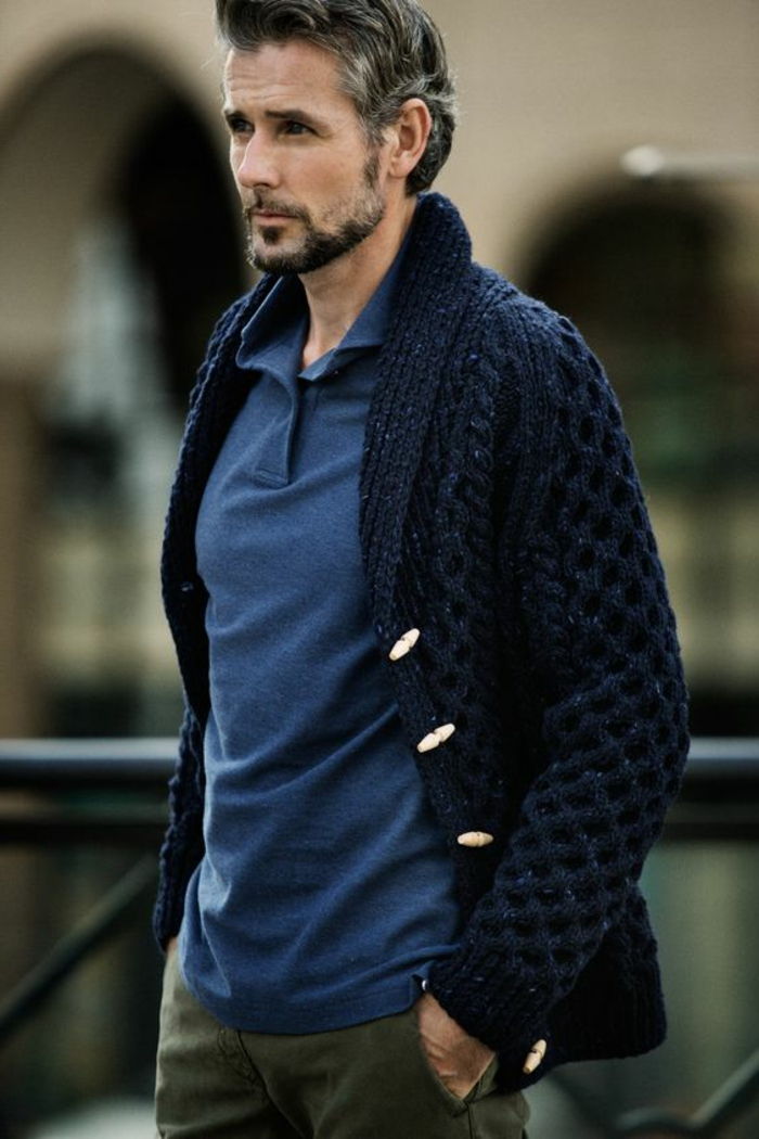 luxe casual kleding man met stijl en zelfvertrouwen vest t-shirt broek baard