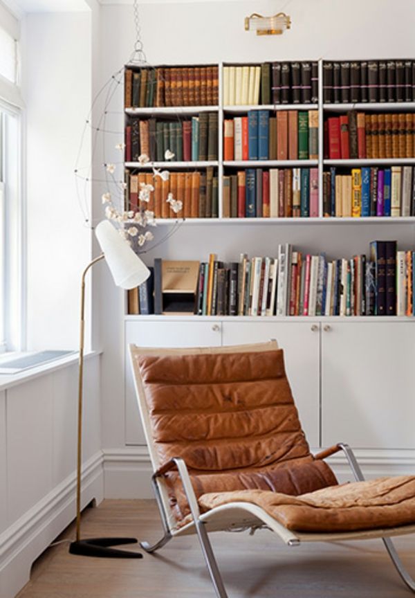 Floor Lamp-bøker-leser