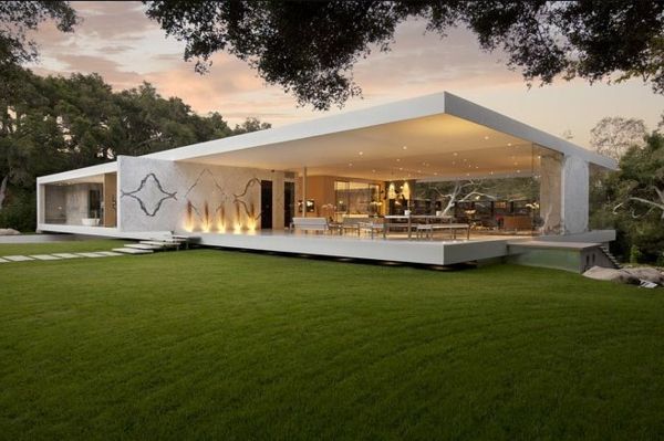 super modernus namas-dizainas-idėja stiklo sienos