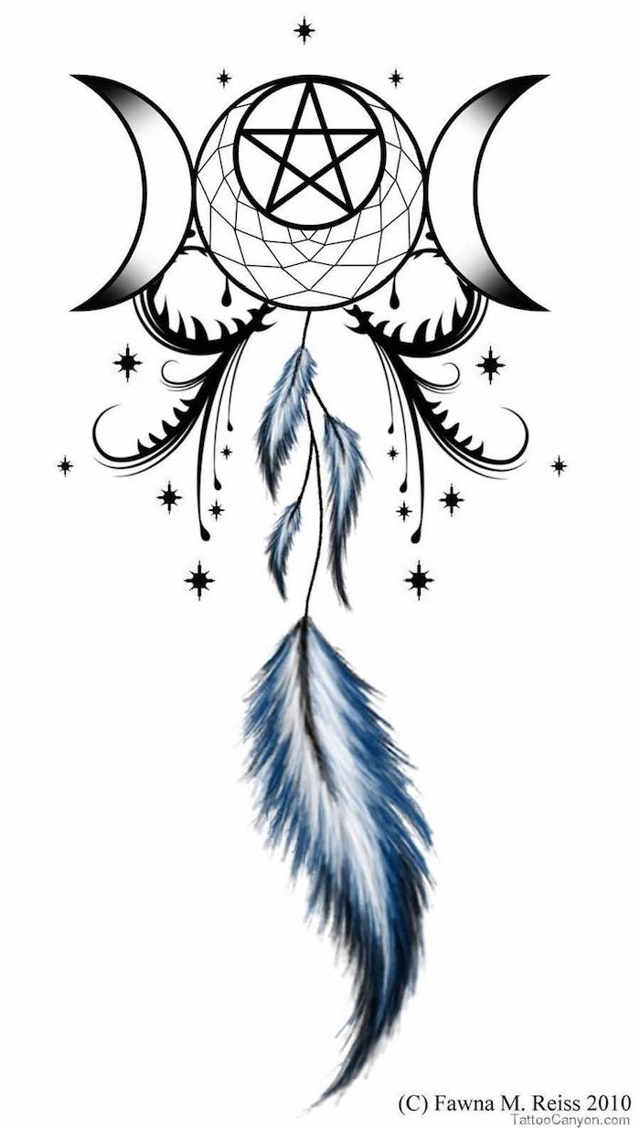 Tatuaggio Dreamcatcher con lunghe piume blu e luna e una grande stella