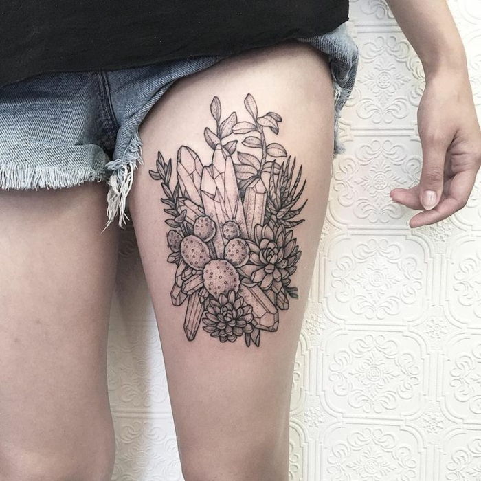 tatuagens temporárias de modelo de tatuagem na perna cristais de coxa e flores símbolo da natureza