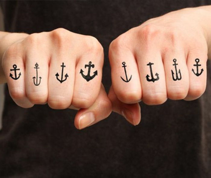 âncora de motivo de tatuagem em desenhos diferentes nos dedos tatuagem nadar navio