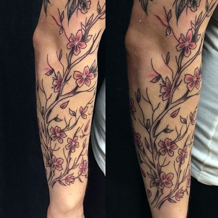 bloem tattoo tatoeage op onderarm, tak met roze bloemen, tatoeages voor vrouwen