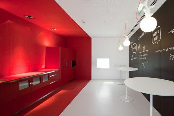 kuhinjsko-kuhinja-dekoriranje-kuhinja-dekoriranje-sten-design-rdeče-stene