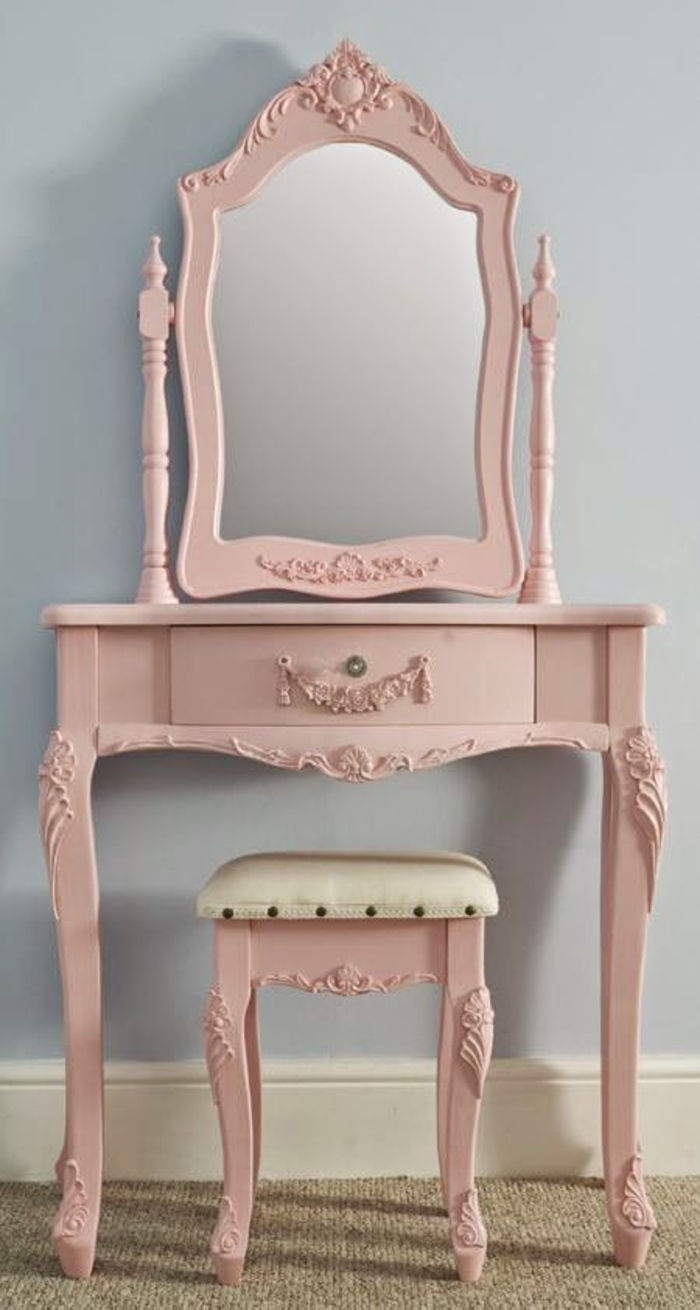 zložljivo elegantno pohištvo, ogledala in make-up mizo