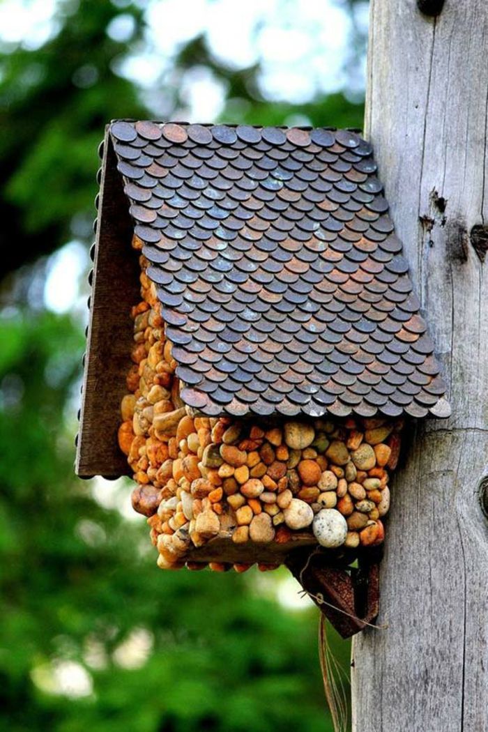 Costruisci da solo una scatola di nidificazione, istruzioni passo passo, incolla le casette con piccole pietre