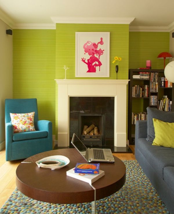 zidna barvna paleta zelena stena v dnevni sobi modri fotelj