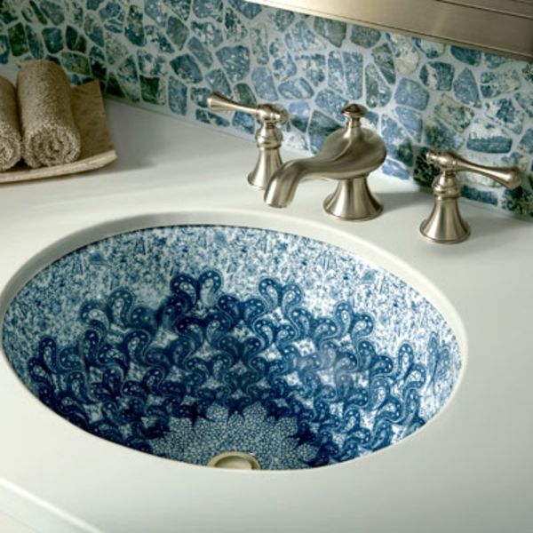 lavandino-in-blu-mosaico-piastrelle-bagno super bello