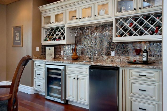 dizajn doma tak, aby fľaše boli usporiadané s vínnou špeciálnou kuchyňou pre milovníkov vína