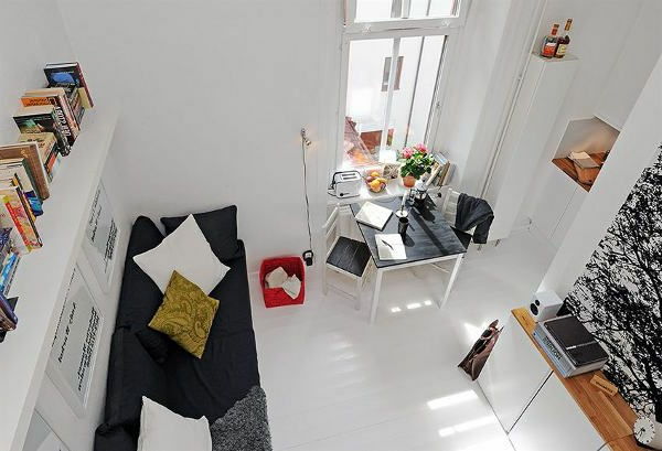 hem-för-liten-lägenhet-liten-modern-rum-i-vit - foto tagen ovanifrån