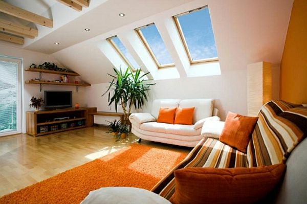 obývačka-in-podkrovie-oranžovo-koberce-and-vankúš