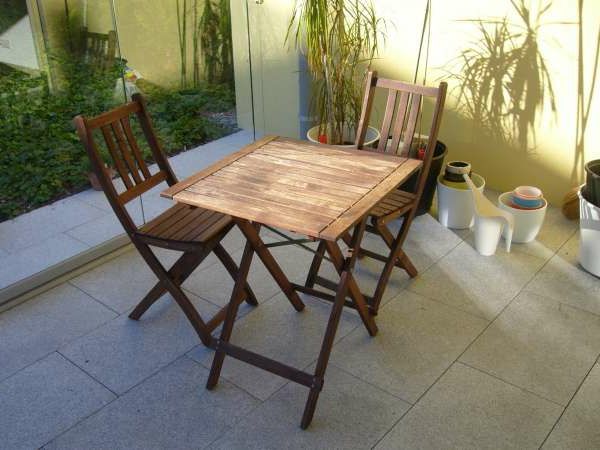 vakker-moderne utseende-table-for-balkong-kvadrat-skjema