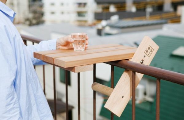 vakker-moderne utseende-table-for-balkong-veldig-små-og-spesielt-nyttig