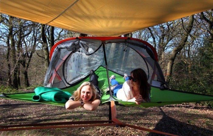 två kvinnor-i-tält