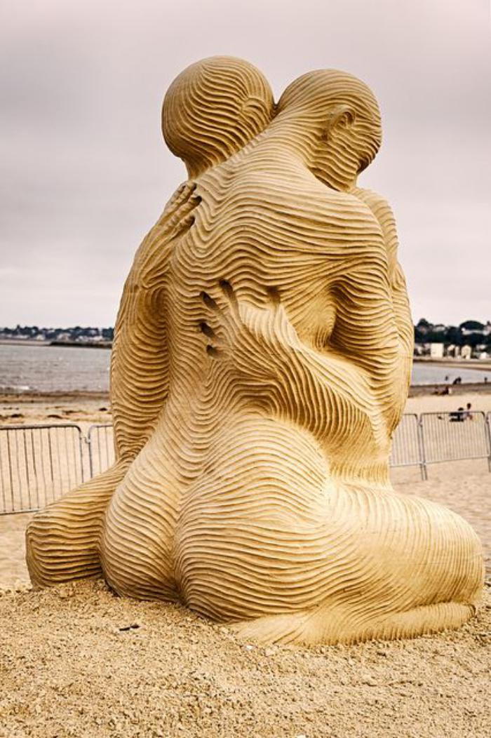 due figure umane-di-sabbia