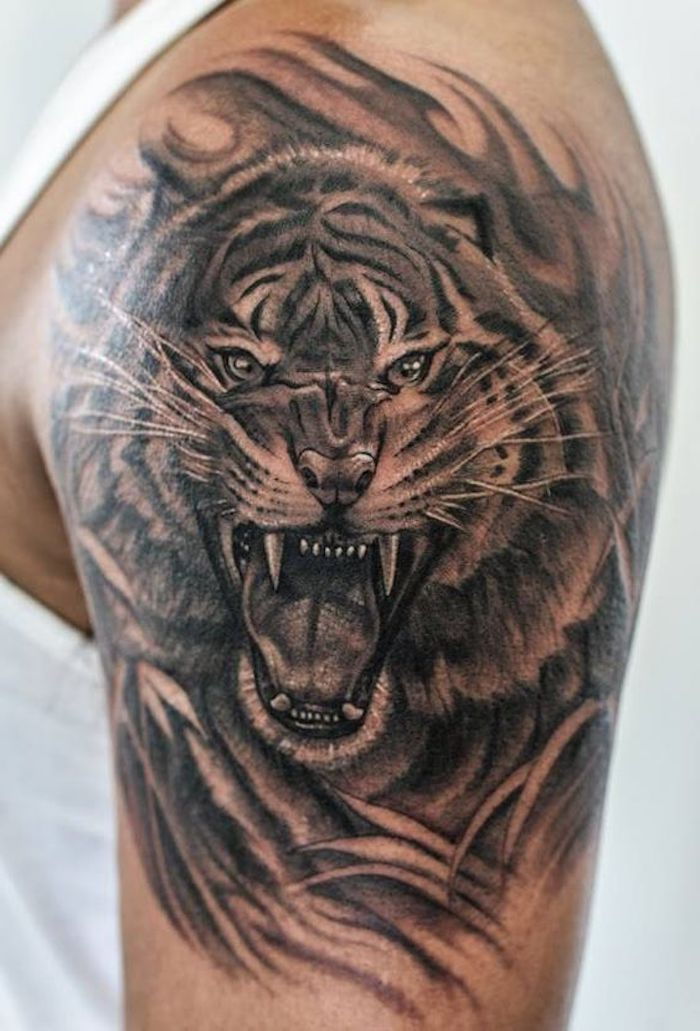 tiger tetovanie, horné rameno tetovanie, tiger hlava, tetovanie v čiernej a bielej