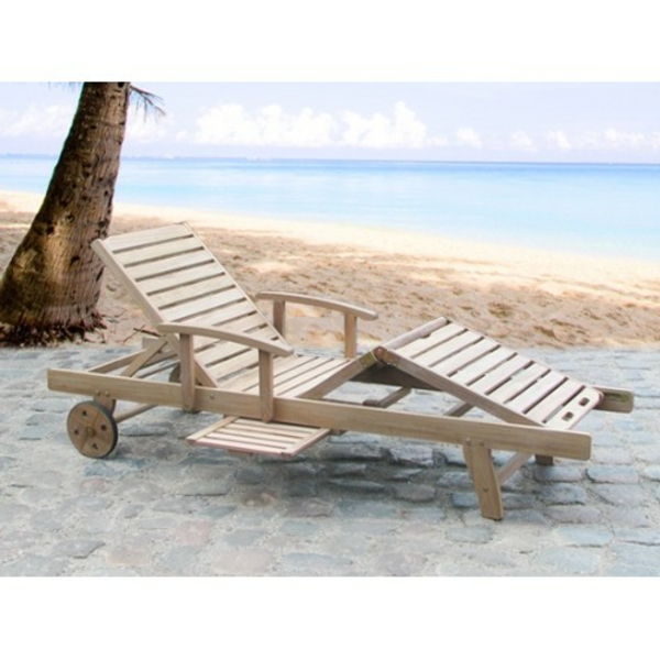 Zložljiv lounge stol ob morju