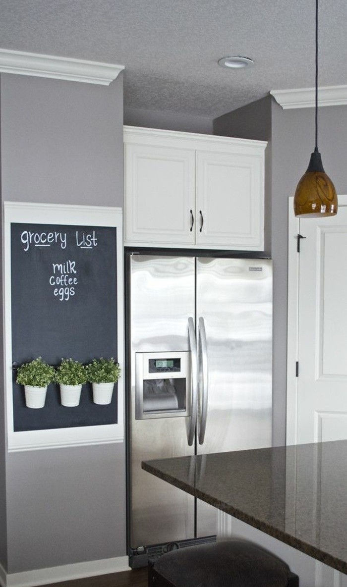 13 Kjøkken dekorere Silver-kjøleskap-grpne-plante-lampe-hvitt kabinett panel