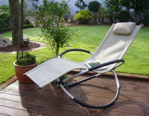 Zložljiv krovni stolček z elegantnim dizajnom