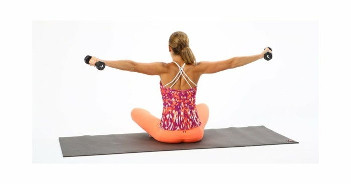 4hanteluebungen-workout-for-home-arm övningar-biceps-triceps