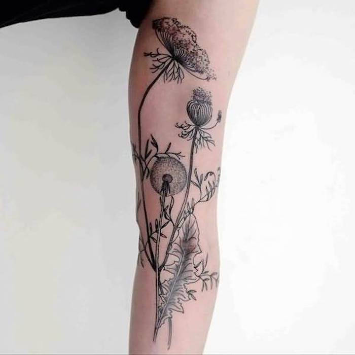 tatueringssymboler, stor tatuering med blommor, maskros tatuering