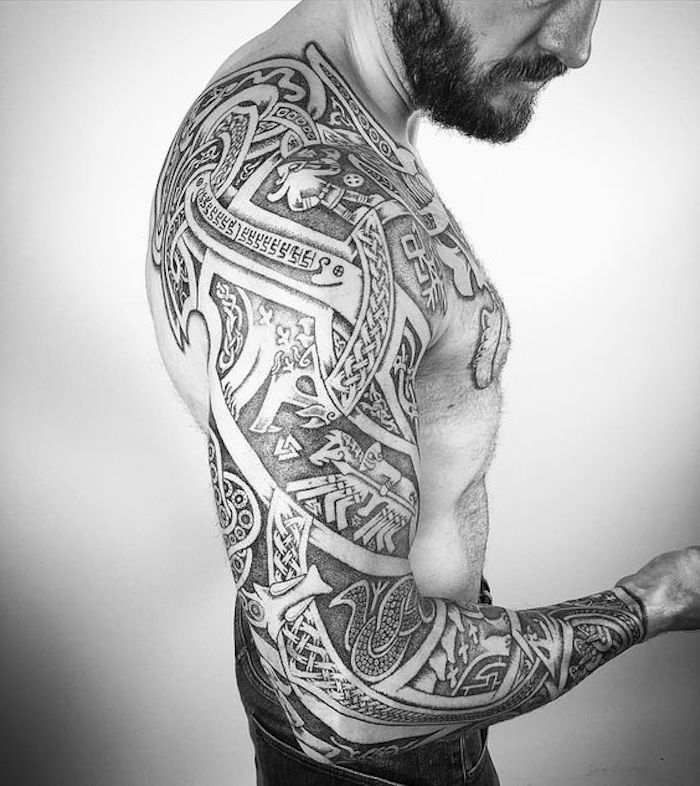 tatuaggio viking, uomo, manica tatuaggio con molti elementi