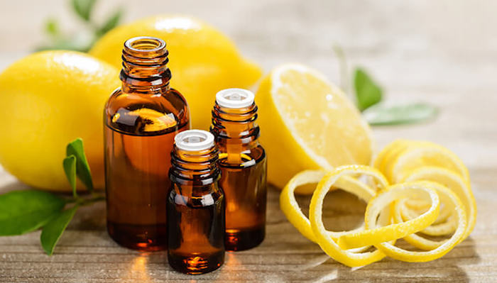 basislichaamsverzorging, cosmetica met essentiële oliën en citroenen