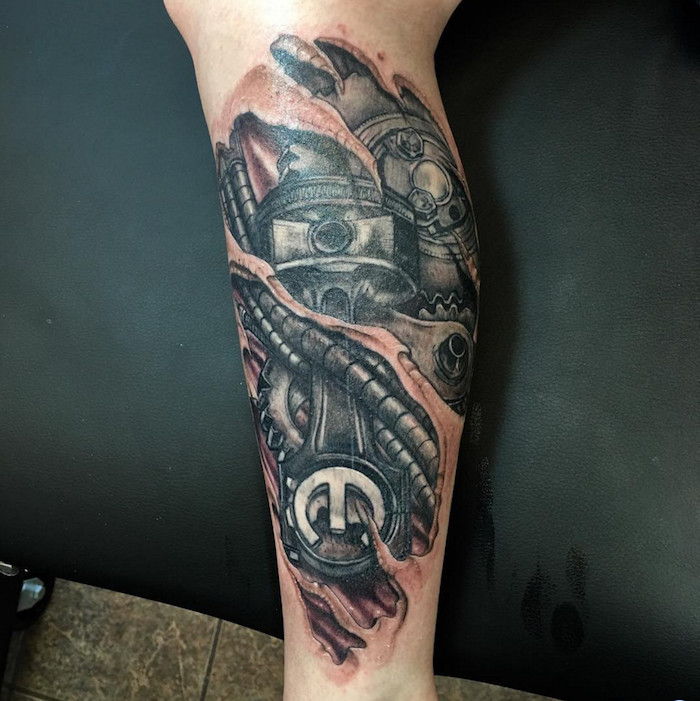 picior tatuaj, tatuaj cu piese de mașină, tatuaje pentru bărbați