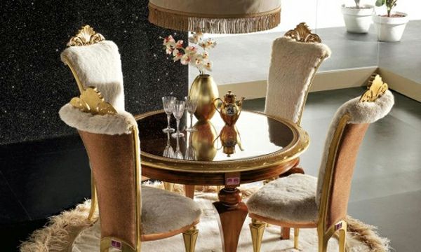 artdeco-stijl - chique stoelen en rond tapijt