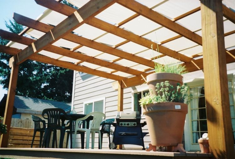pergolė stogas-stiklo medžio prašmatnus-kilnus-modernus dizainas-terasa-sodo atsipalaiduoti