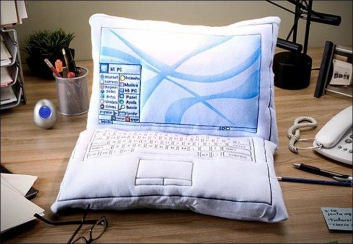 Neįprastos pagalvė kaip nešiojamas-to-the-prietaisu-ne-į-miss