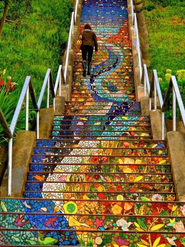 Utvendig trapp-fantastiske kunst av veien