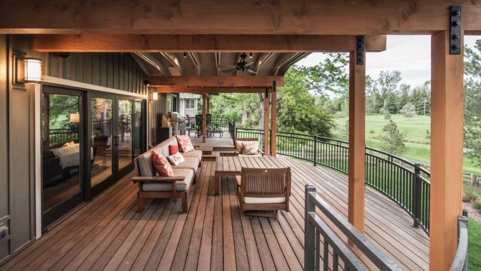 Stevig hout voor balkon of terras met loungeset in de vorm van een balkon