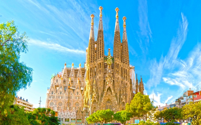 Barcelona Španielsko Sagrada Familia-preslávené-zaujímavosti-in-EUROPE