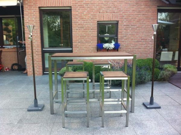 Bar Table Set met vier-kruk-in tuinontwerp idee