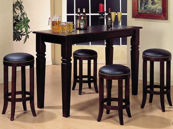elegantiškas baro stalas-su-kėdės-tamsiai-medienos