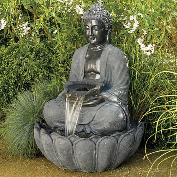 fontanna Budda zielono-roślina-tył