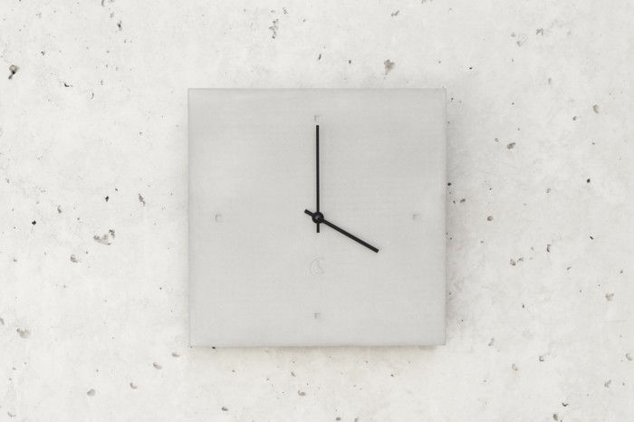 c-laikrodis-ne-1-pilka-sienelę laikrodžio su-juoda-rodyklės-to-betono