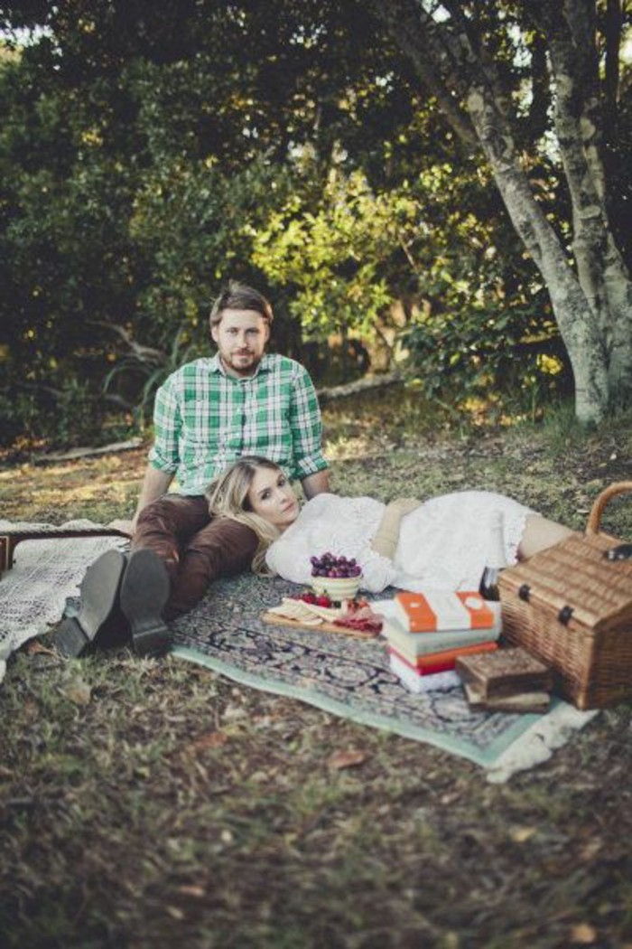 Den perfekte piknik på en teppet