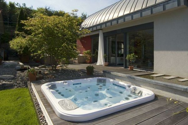 -The Garden with-a-chladný-jacuzzi make