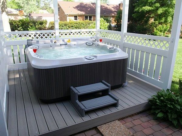 Super-moderné whirlpool in-záhrady