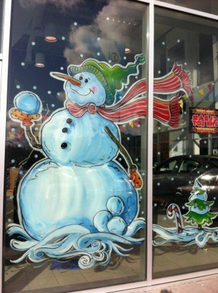 fönster-jul-stor-snögubbe