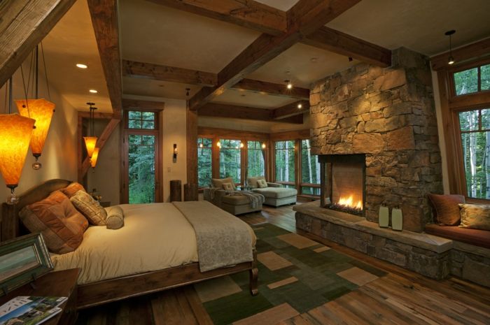Hus Stone tre-koselig soverom peis og elegant sengetøy stol-country stil